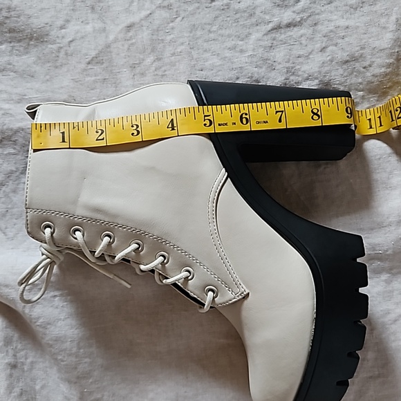Lacey Ivory Lace-Up Platform Ankle Boots Lightweight Block Heel Size 10M - Picture 12 of 15